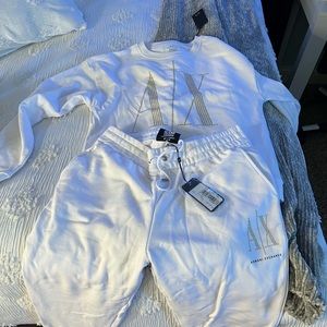 Armani exchange set never been worn. It was a Christmas gift but it was too big